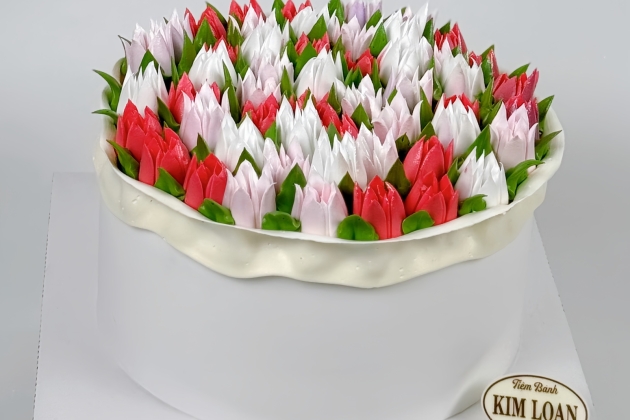 Bánh kem hoa tulip đẹp tại TP.HCM