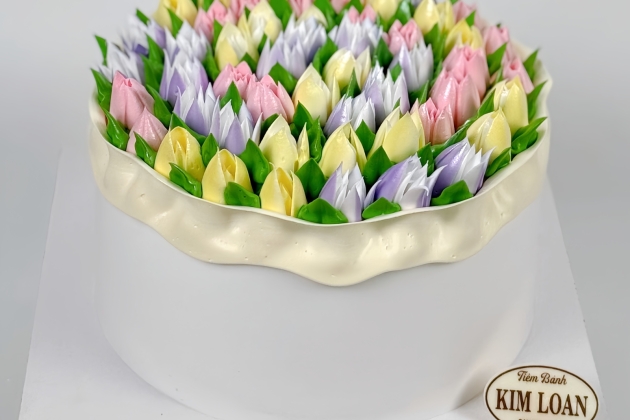 Bánh kem hoa tulip đẹp tại TP.HCM