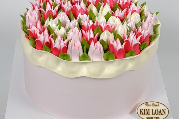 Bánh kem hoa tulip đẹp tại TP.HCM