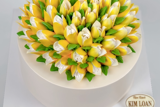 Bánh kem hoa tulip đẹp tại TP.HCM