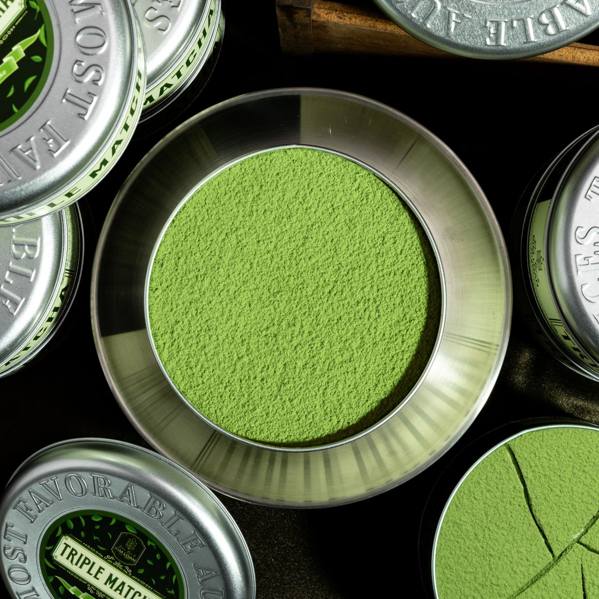 bánh hộp thiếc triple matcha trà xanh 