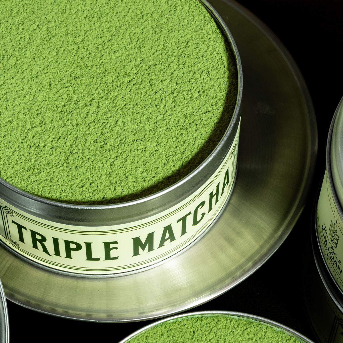 bánh hộp thiếc triple matcha trà xanh 