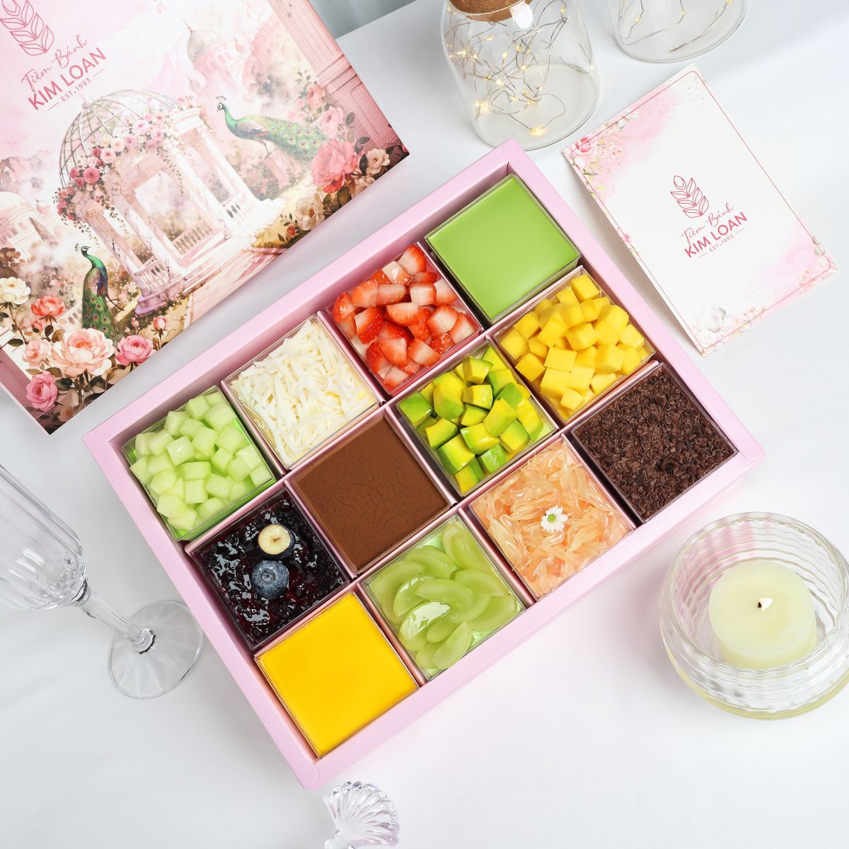 Bliss Box bánh mousse mini là một trong những gợi ý quà tặng 20/10 dành cho vợ hoặc người yêu, phù hợp kết hợp cùng hoa và thiệp chúc mừng.