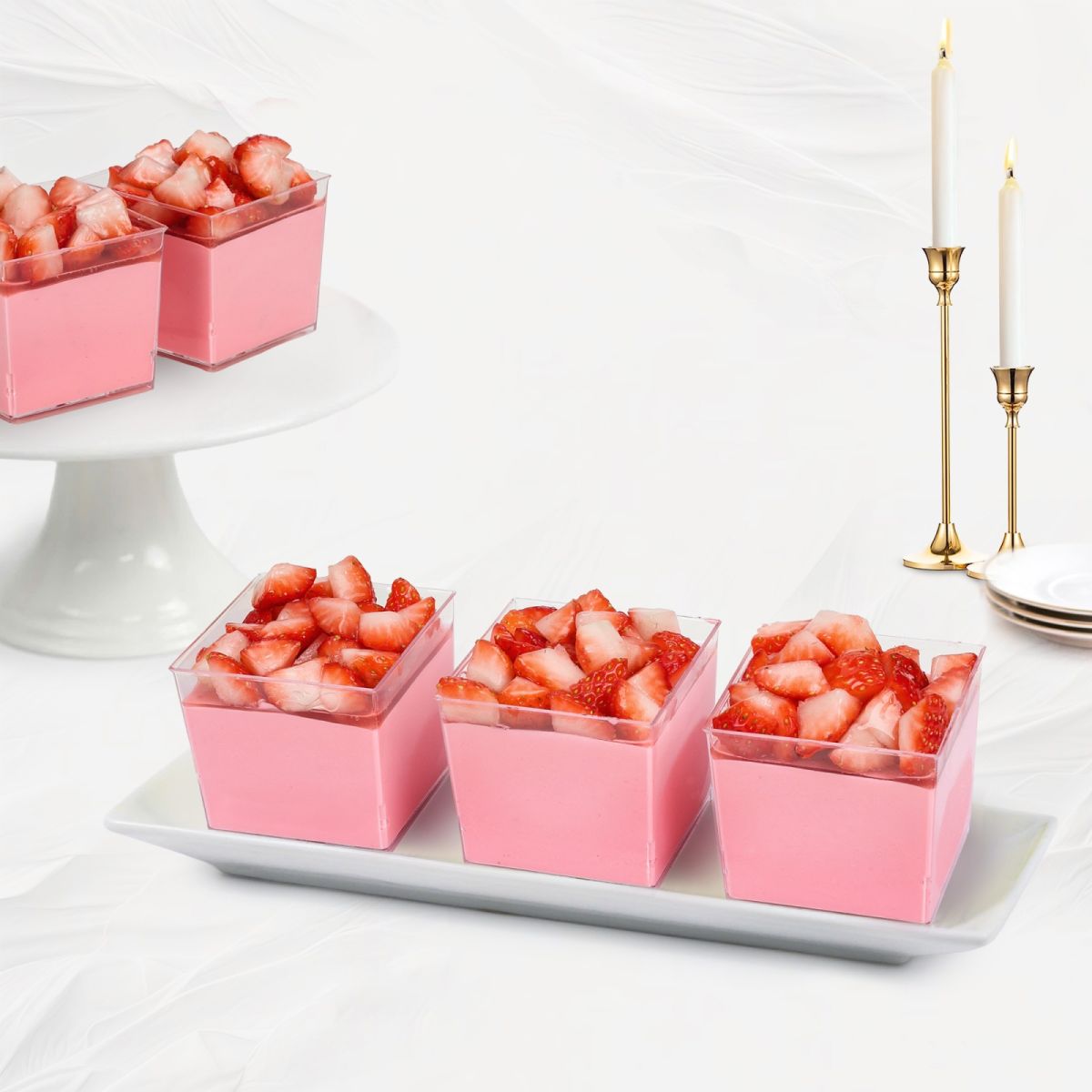 Mousse mini dạng ly tại Tiệm Bánh Kim Loan với 12 hương vị gồm dưa lưới, xoài, dâu tây, matcha, chanh dây, socola, tiramisu phô mai, bơ, bưởi hồng, việt quất, dừa dứa và táo xanh, phù hợp phục vụ Tea Break và sự kiện.