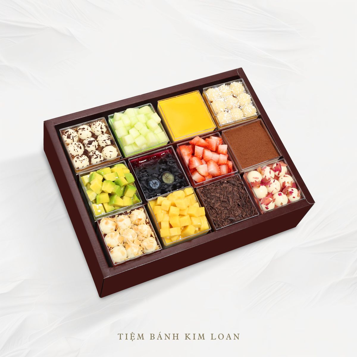 set quà tặng bánh mousse mix 12 vị cao cấp tiệm bánh kim loan