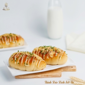 Bánh Xúc Xích Sốt Bơ